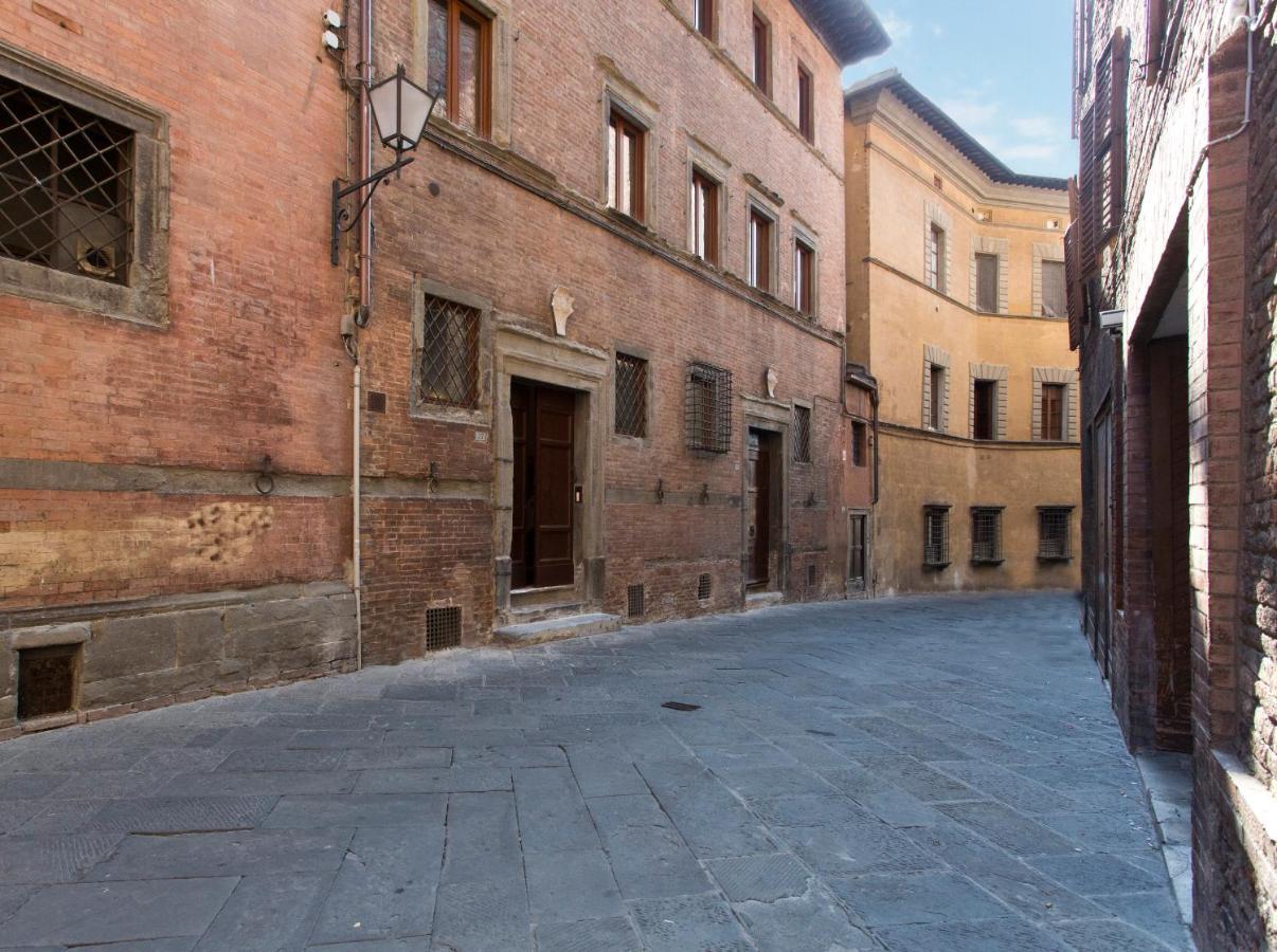 Residenza D'Epoca Palazzo Piccolomini Leilighet Siena Eksteriør bilde